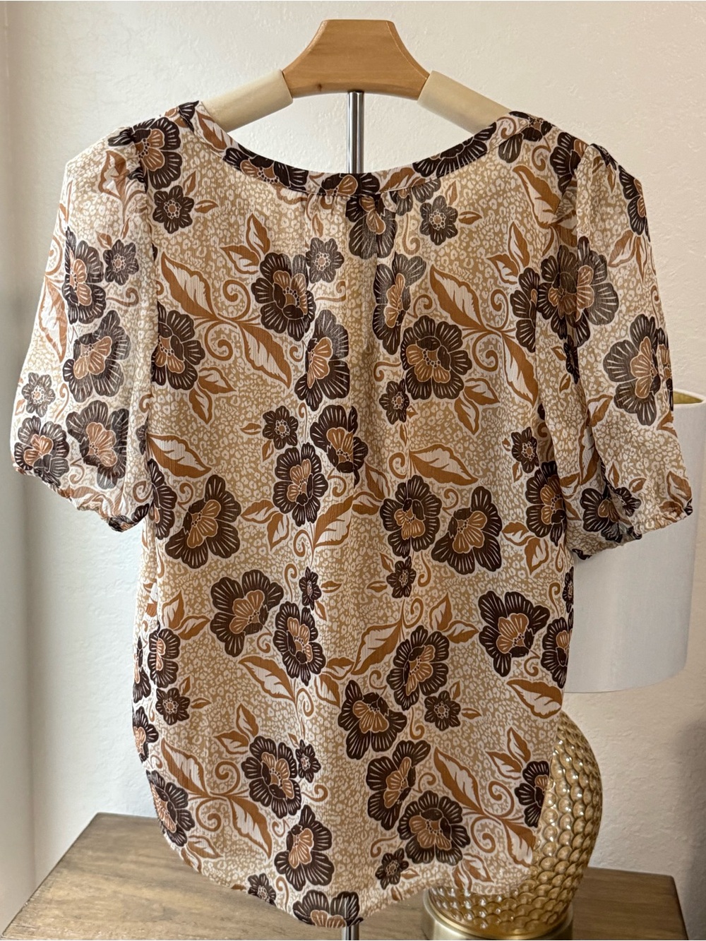 5 for $20 Deal- LOFT Cream Floral Blouse with Brown & Tan Blooms- Size XS - Picture 5 of 5